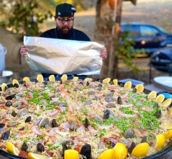 public space, hat, terrestrial plant, seafood, plant, cuisine