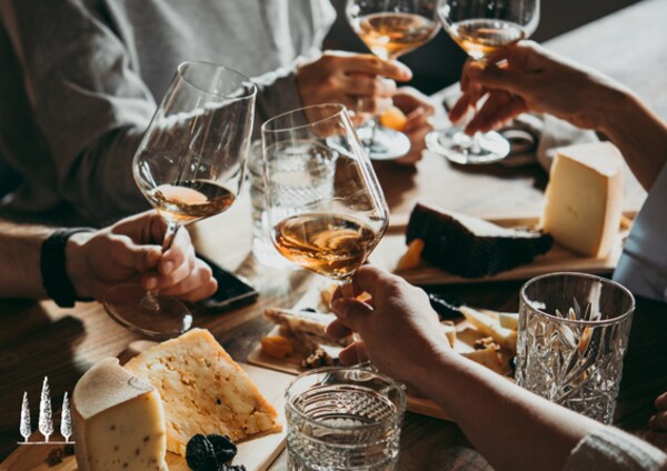 tableware, stemware, drinkware, barware, alcoholic drink, wine glass
