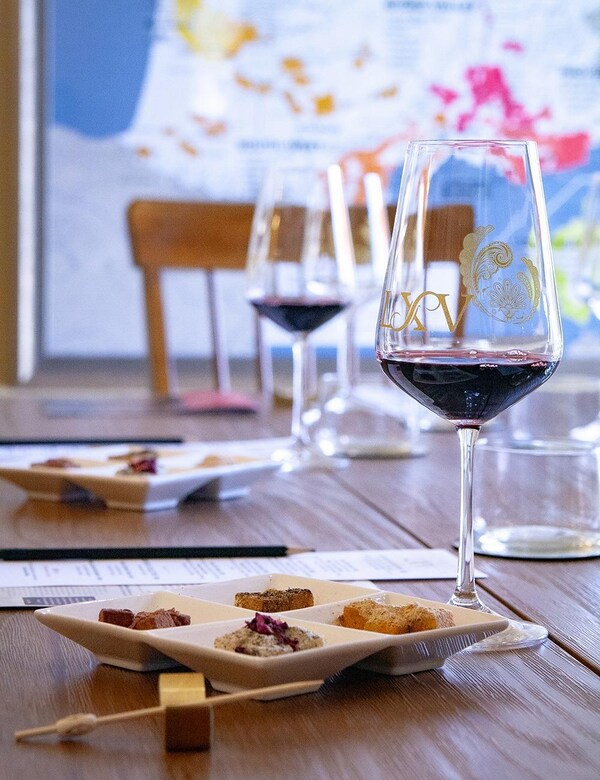 stemware, tableware, wine glass, drinkware, barware, serveware