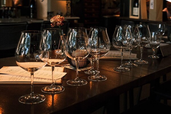 stemware, tableware, drinkware, barware, wine glass, champagne glass