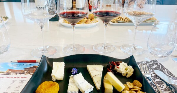 food, tableware, stemware, drinkware, table, dishware